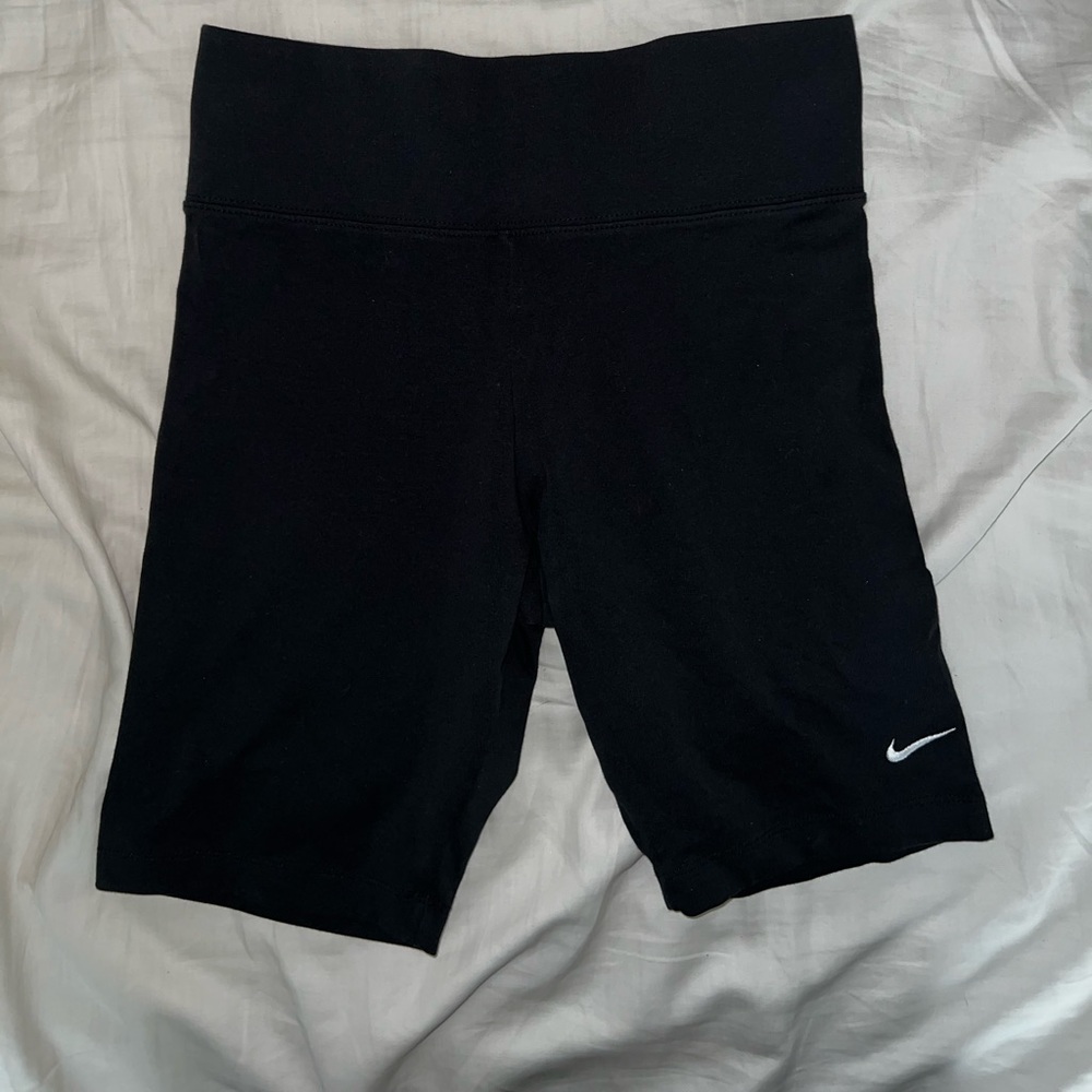 Nike black biker shorts size M